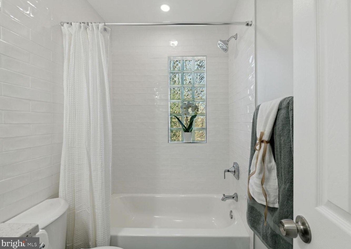 1187 46th Pl, Washington DC  20019-4939 exterior