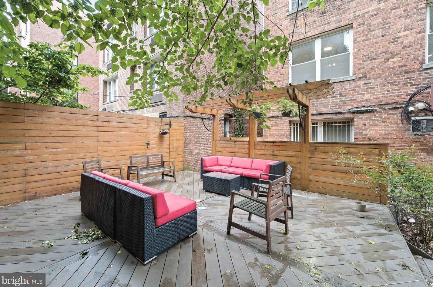 3125 Mount Pleasant St, Washington DC 20010-2709 exterior