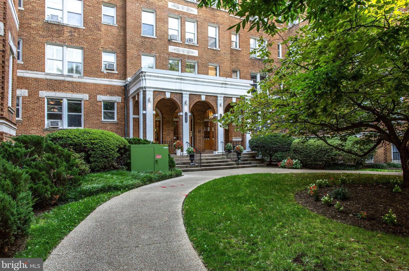 1820 Clydesdale Pl, Washington DC  20009-2179 exterior