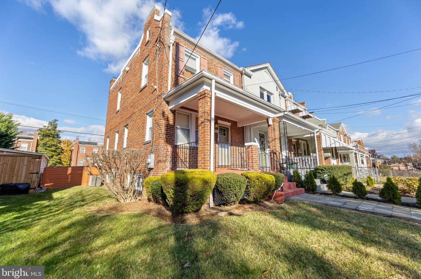 1647 Fort Davis St, Washington DC  20020-1042 exterior