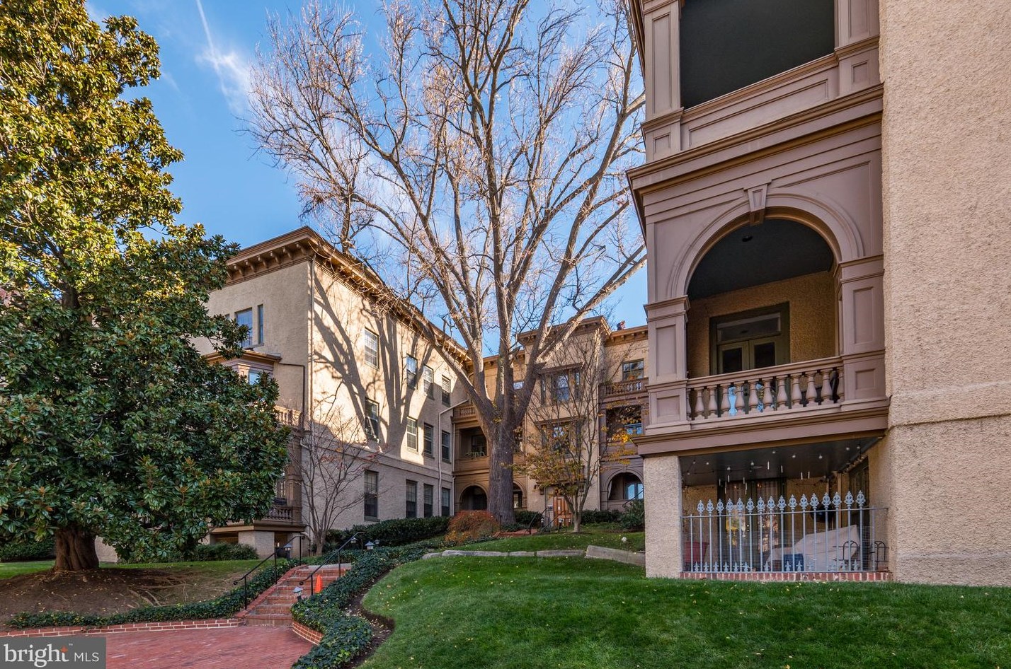 1527 30th St, Washington, DC 20007-3088