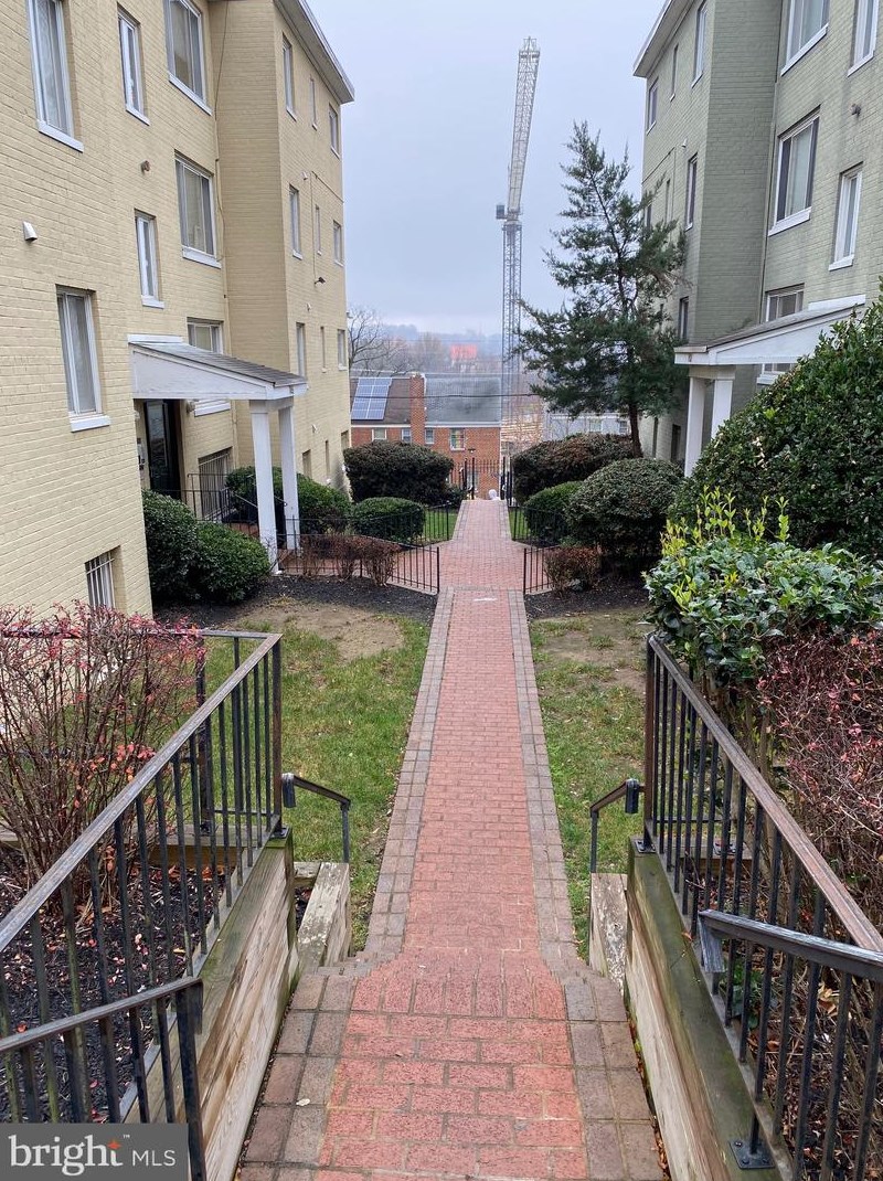 705 Brandywine St Se #301, Washington, DC 20032