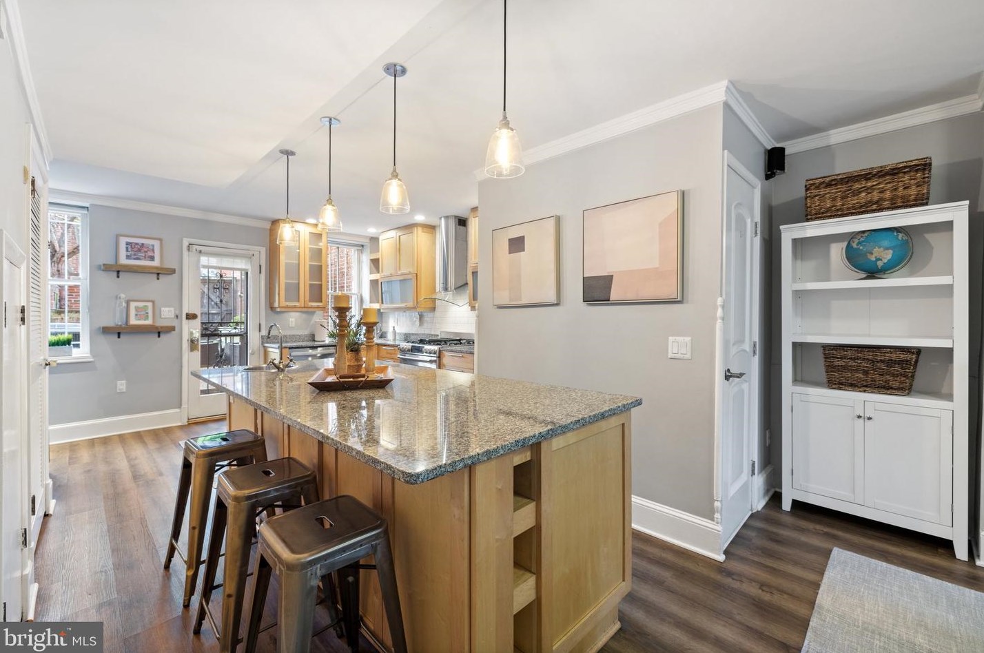 250 9th St, Washington DC  20002-6110 exterior