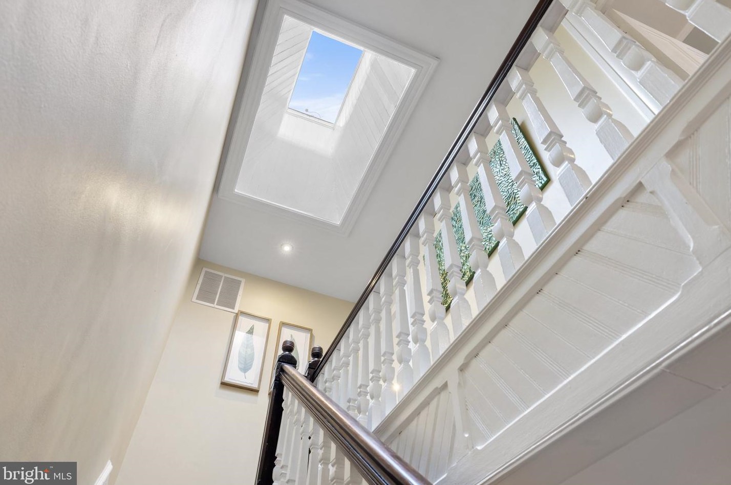 250 9th St, Washington DC  20002-6110 exterior