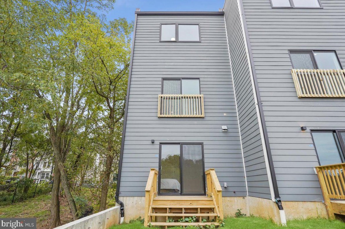 2531 Elvans Rd, Washington DC  20020-3507 exterior