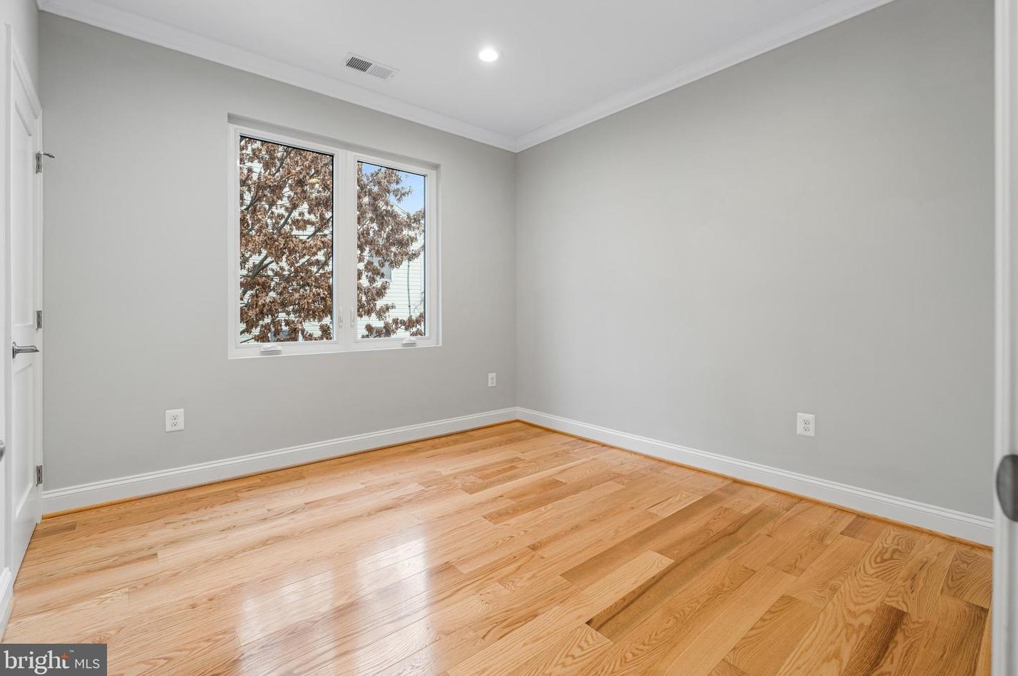 1437 Lawrence St, Washington DC 20017-2911 exterior