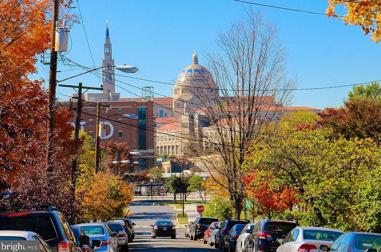 1437 Lawrence St, Washington DC 20017-2911 exterior