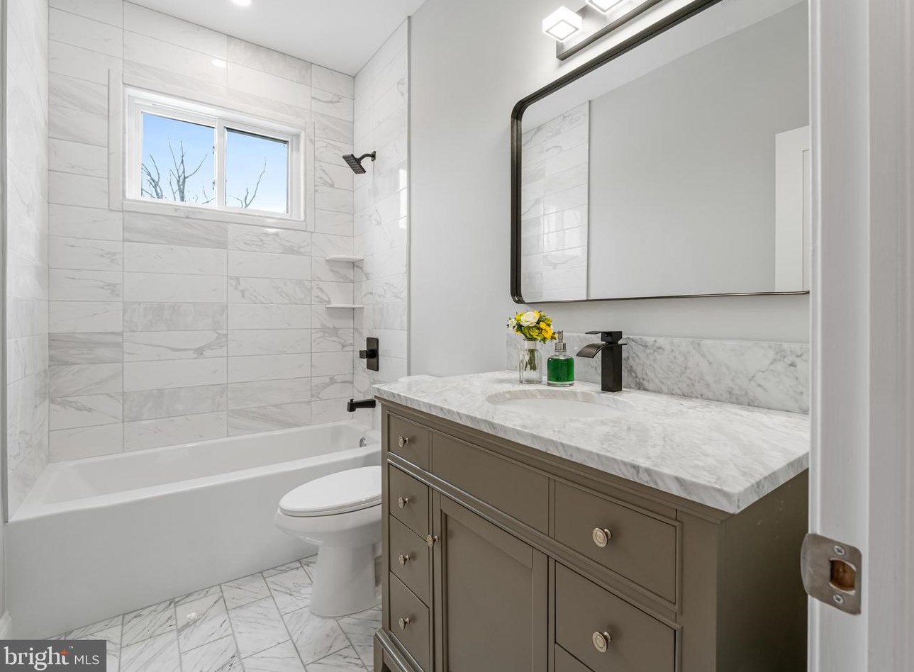 1437 Lawrence St, Washington DC 20017-2911 exterior