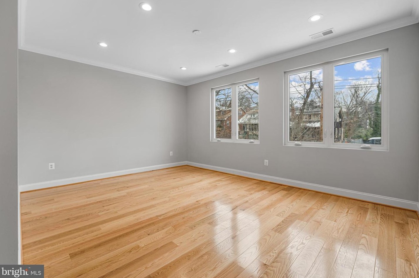 1437 Lawrence St, Washington DC 20017-2911 exterior