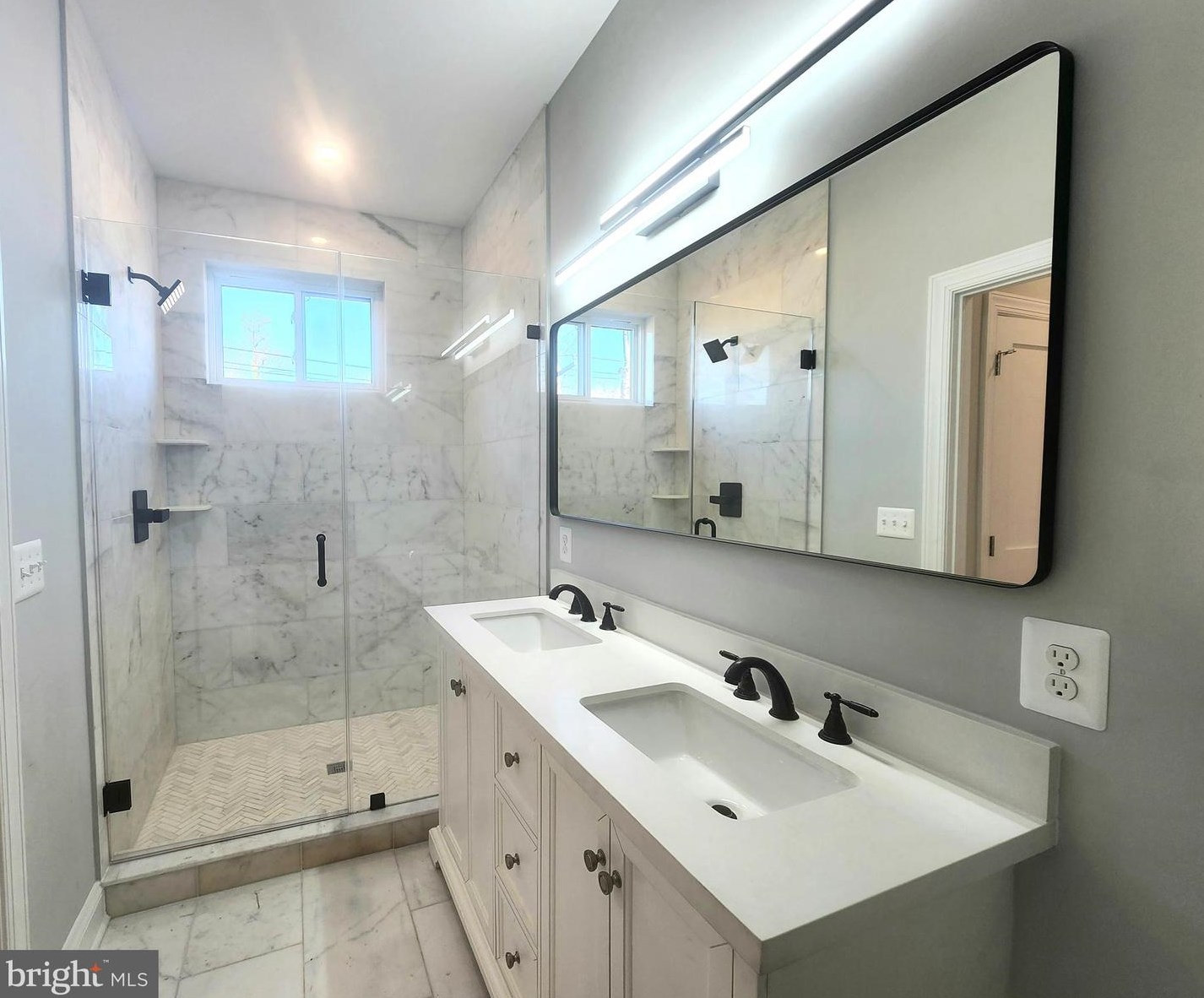 1437 Lawrence St, Washington DC 20017-2911 exterior