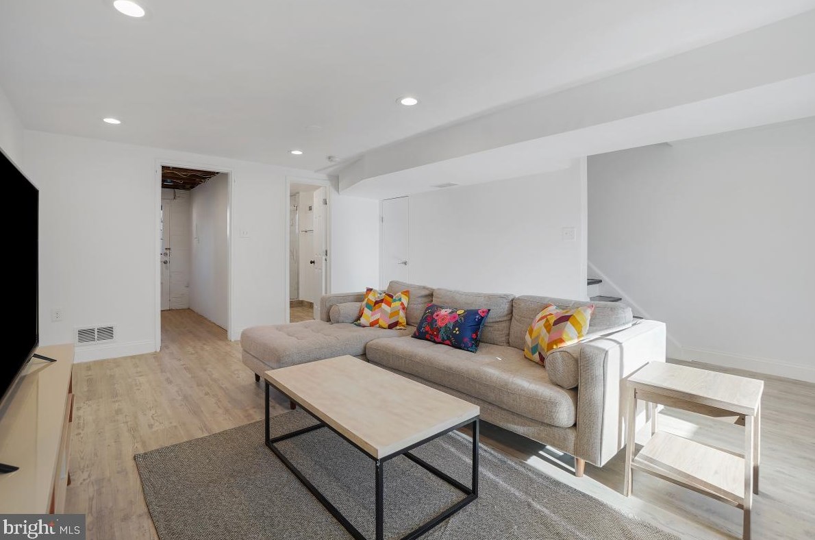 5125 Chillum Pl, Washington DC  20011-6415 exterior