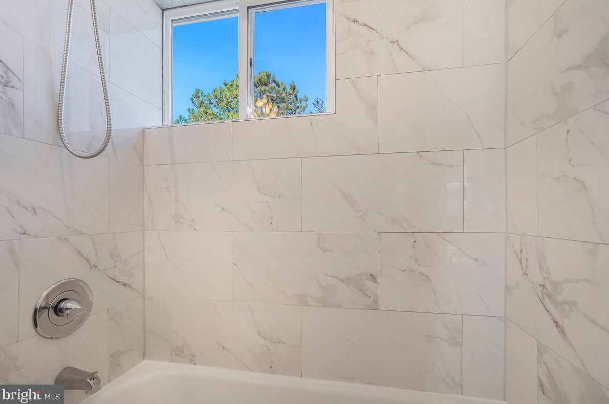 5125 Chillum Pl, Washington DC  20011-6415 exterior