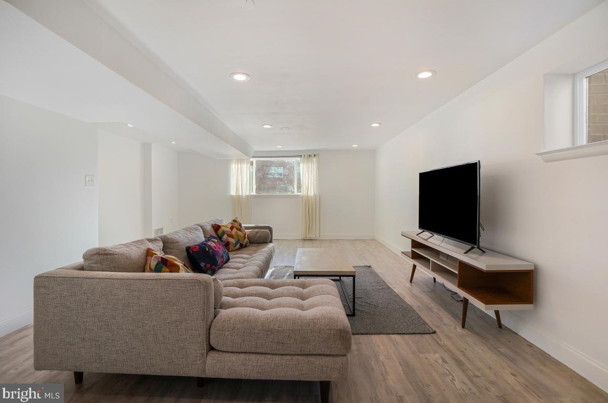 5125 Chillum Pl, Washington DC  20011-6415 exterior