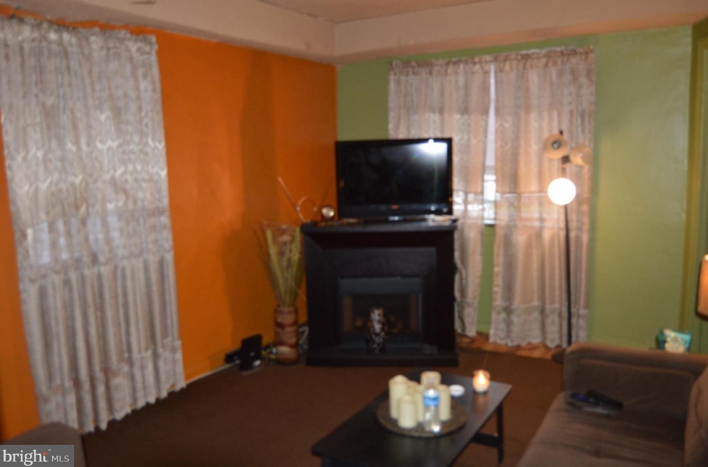 4237 Foote St, Washington, DC 20019-8014