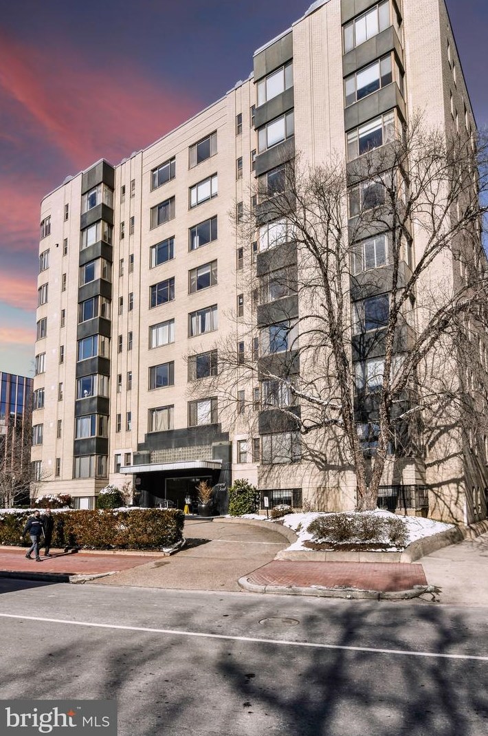 1 Scott Cir Nw #816, Washington, DC 20036