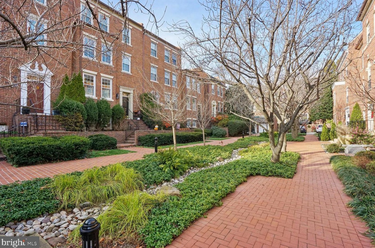 3545 Winfield Ln Nw, Washington, DC 20007