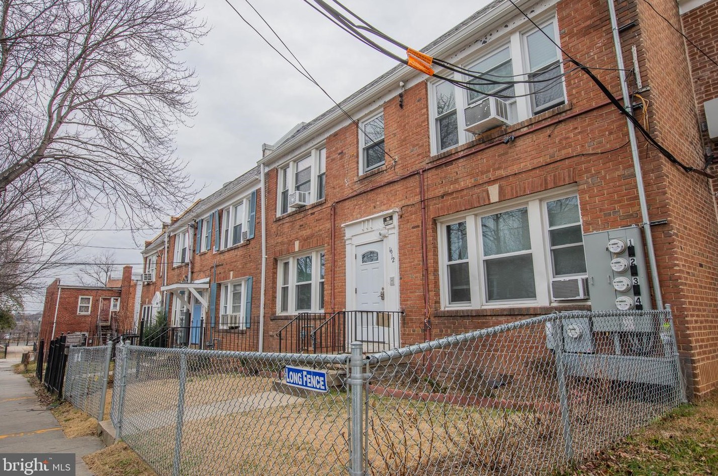 1612 17th Pl Se #3, Washington, DC 20020