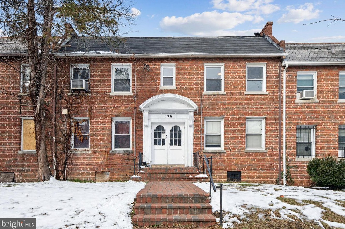 174 36th St Ne #4, Washington, DC 20019