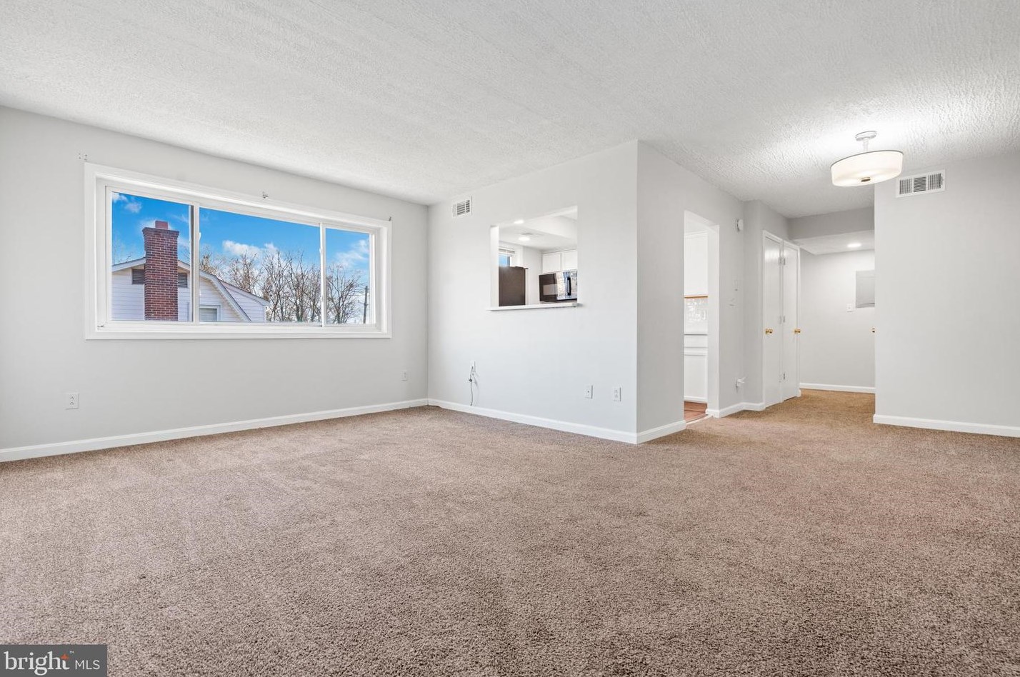 14 Halley Pl Se #203, Washington, DC 20032