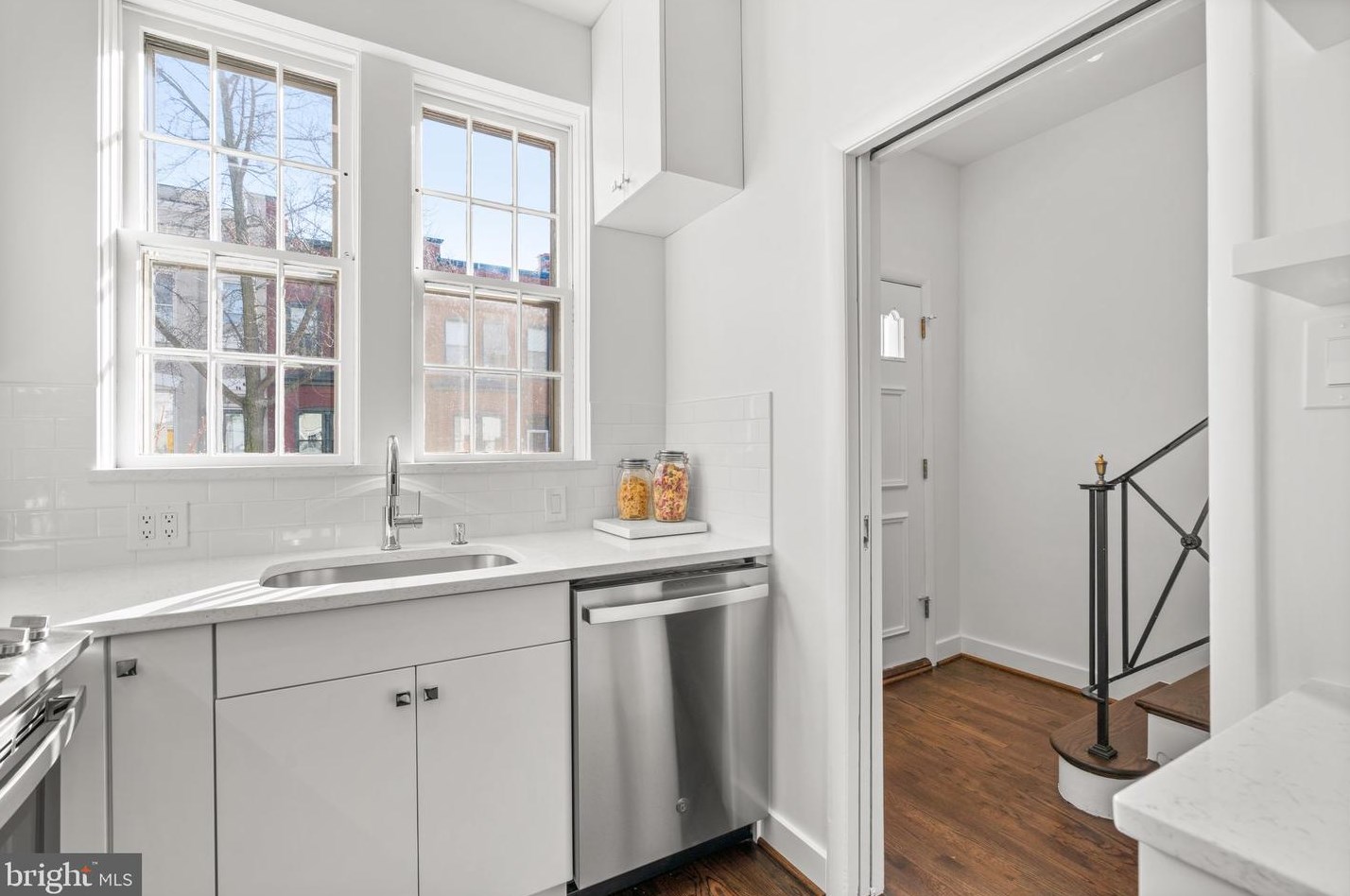 114 Duddington Pl, Washington DC  20003-2609 exterior