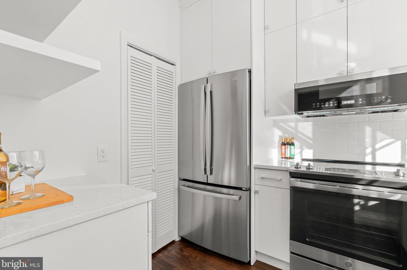 114 Duddington Pl, Washington DC  20003-2609 exterior