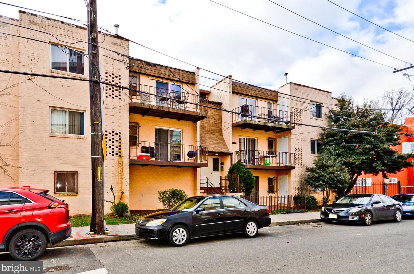 5005 D St Se #104, Washington, DC 20019