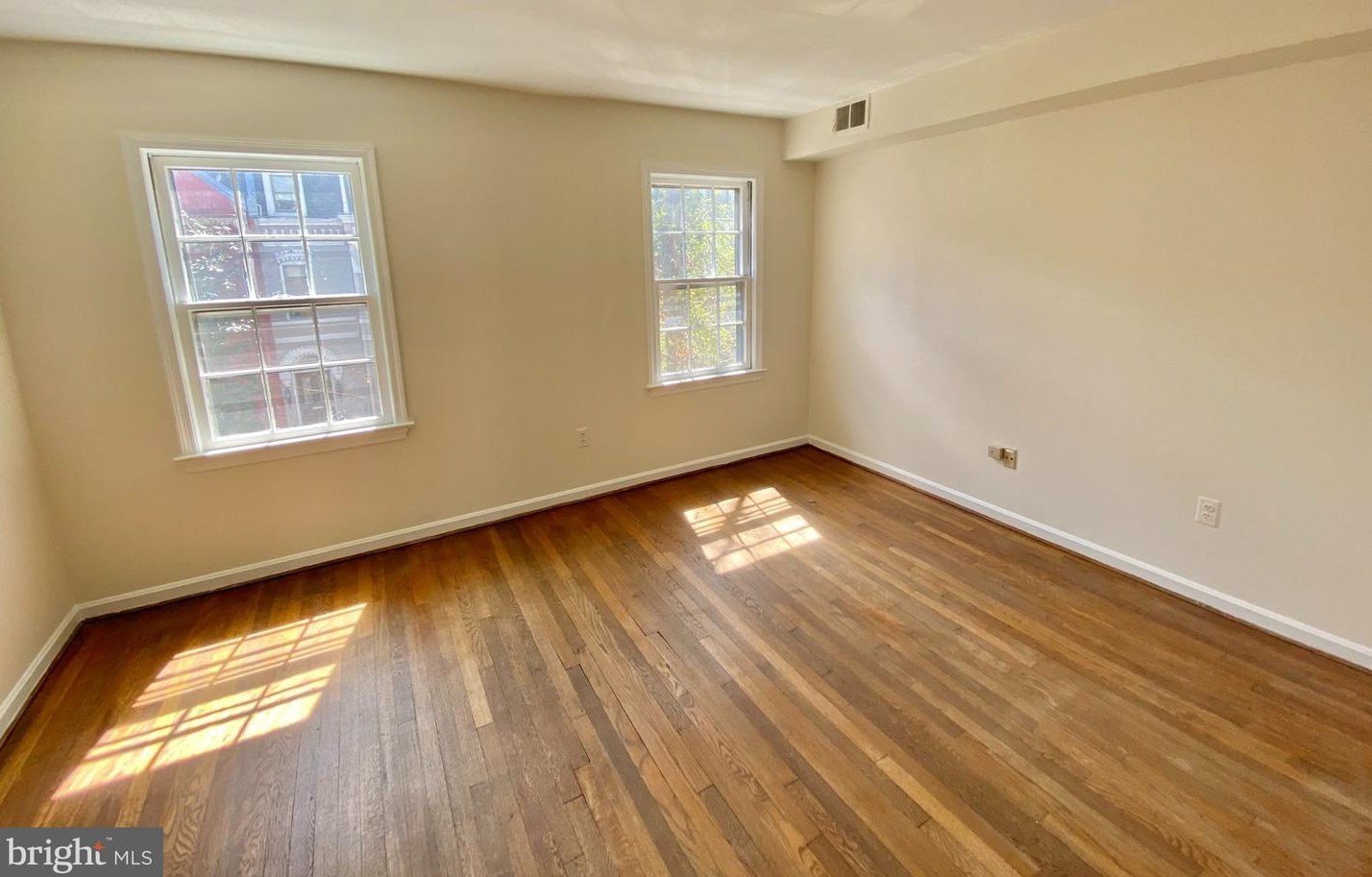 1731 Corcoran St, Washington, DC 20009-2405