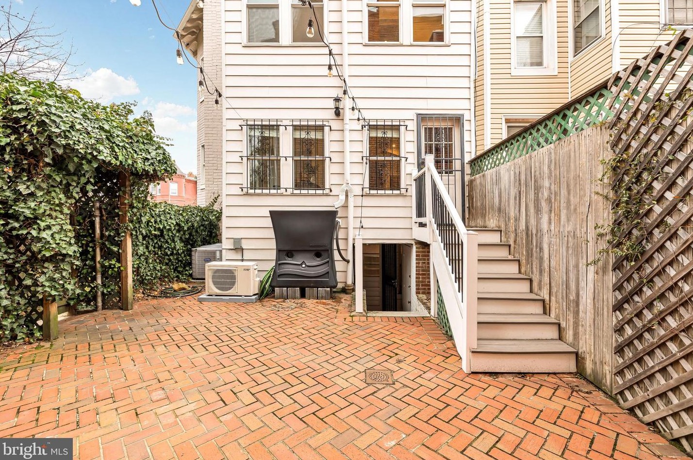 401 6 St, Washington DC 20024-2605 exterior