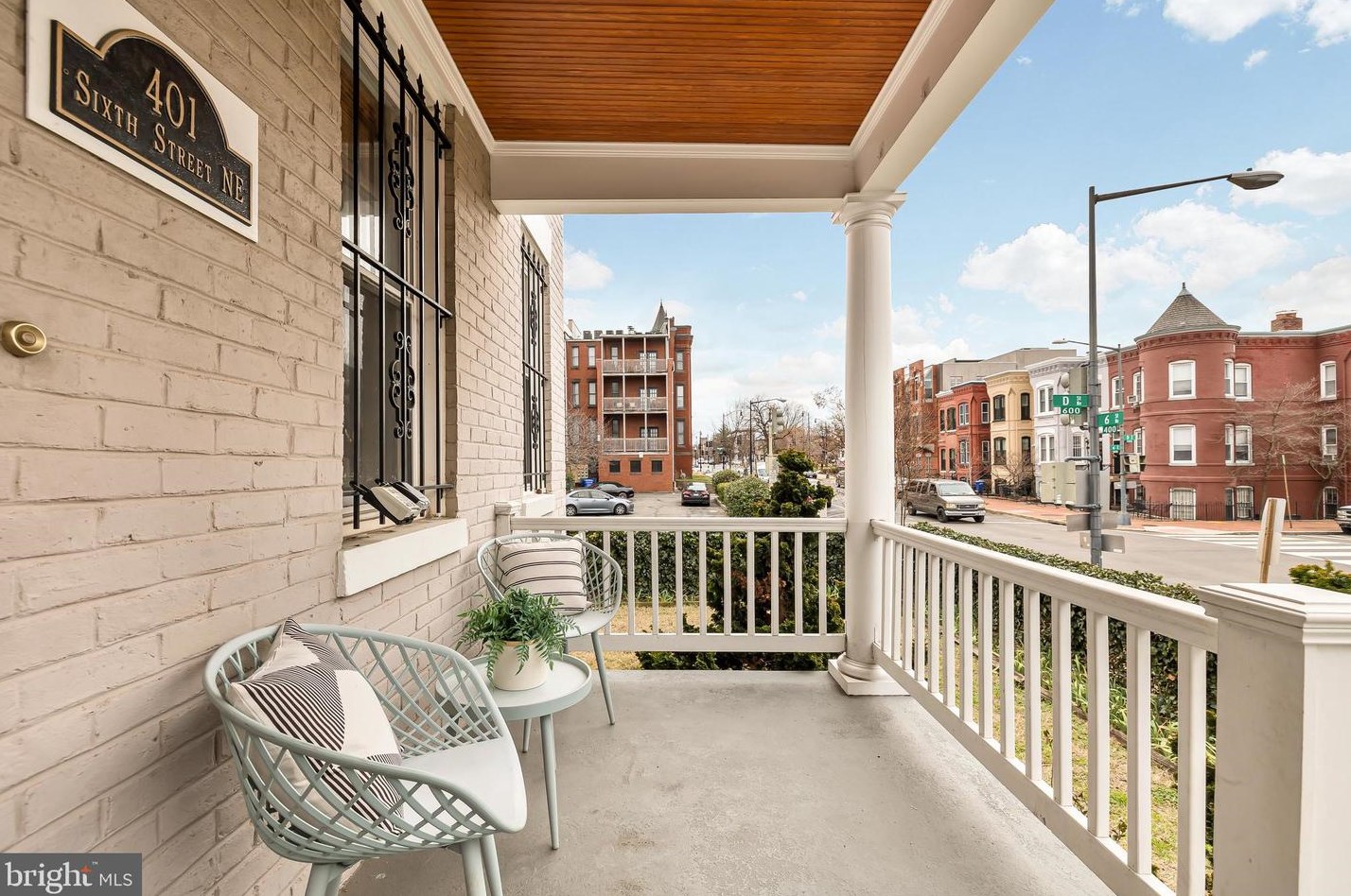 401 6th St, Washington, DC 20003-2704