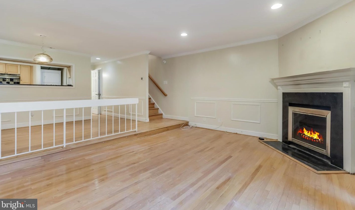 3111 Hawthorne Dr, Washington DC 20017-1040 exterior