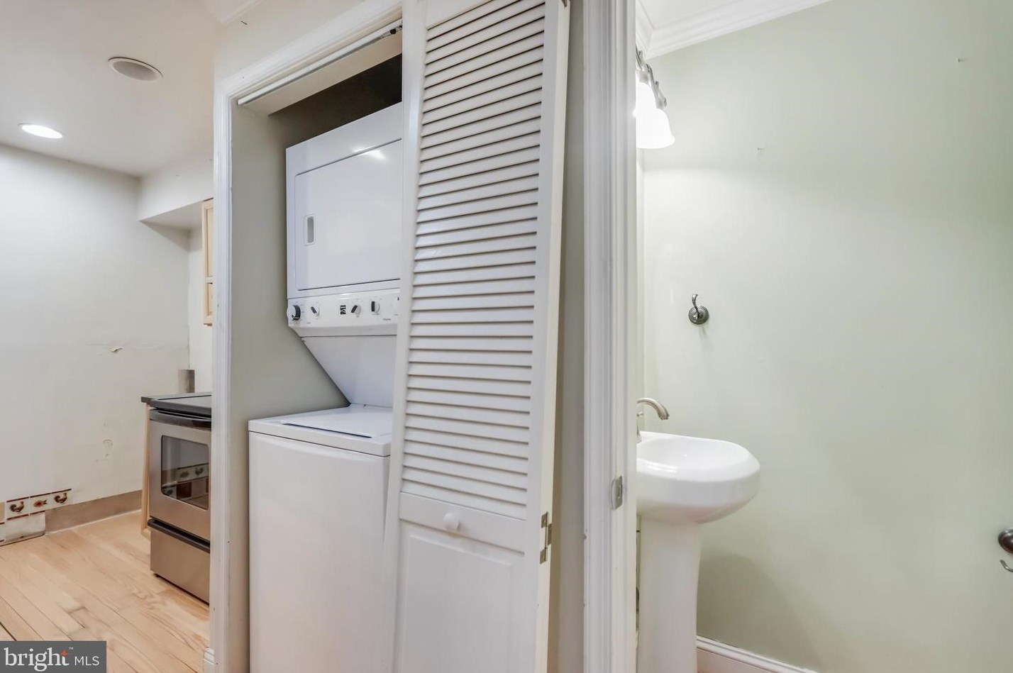 3111 Hawthorne Dr, Washington DC 20017-1040 exterior