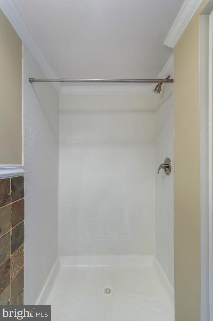 3111 Hawthorne Dr, Washington DC 20017-1040 exterior