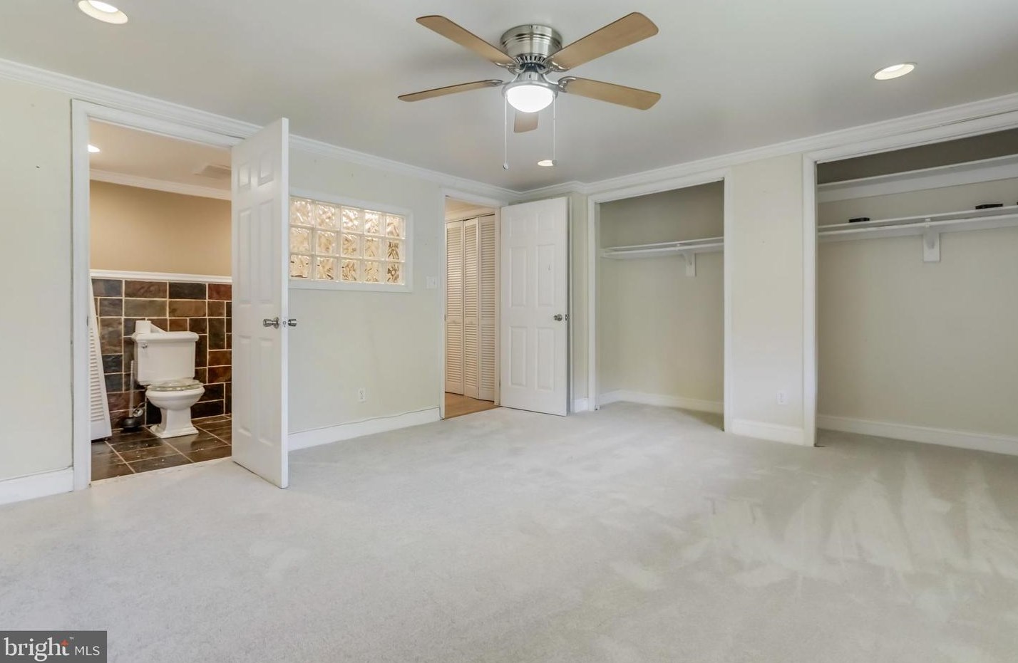 3111 Hawthorne Dr, Washington DC 20017-1040 exterior