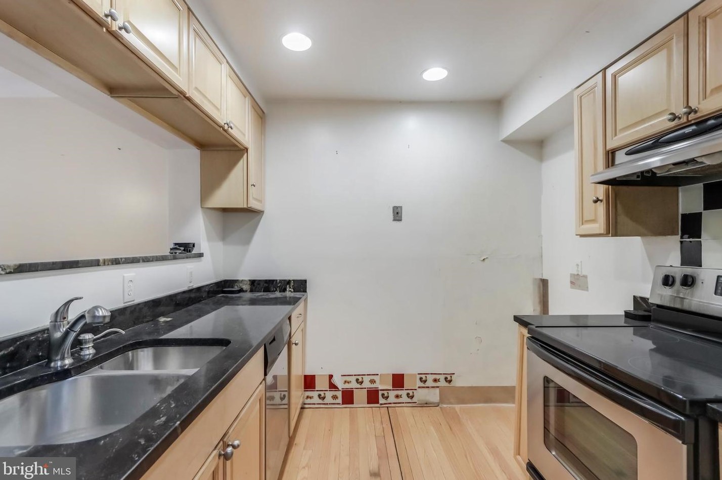 3111 Hawthorne Dr, Washington DC 20017-1040 exterior