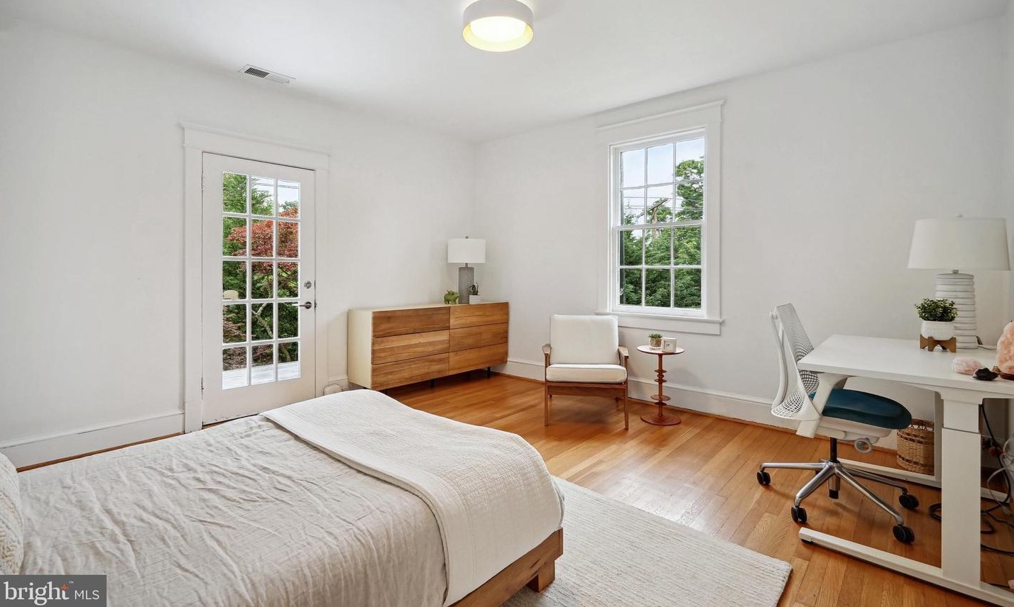 3203 Cleveland Ave, Washington DC 20008-3401 exterior