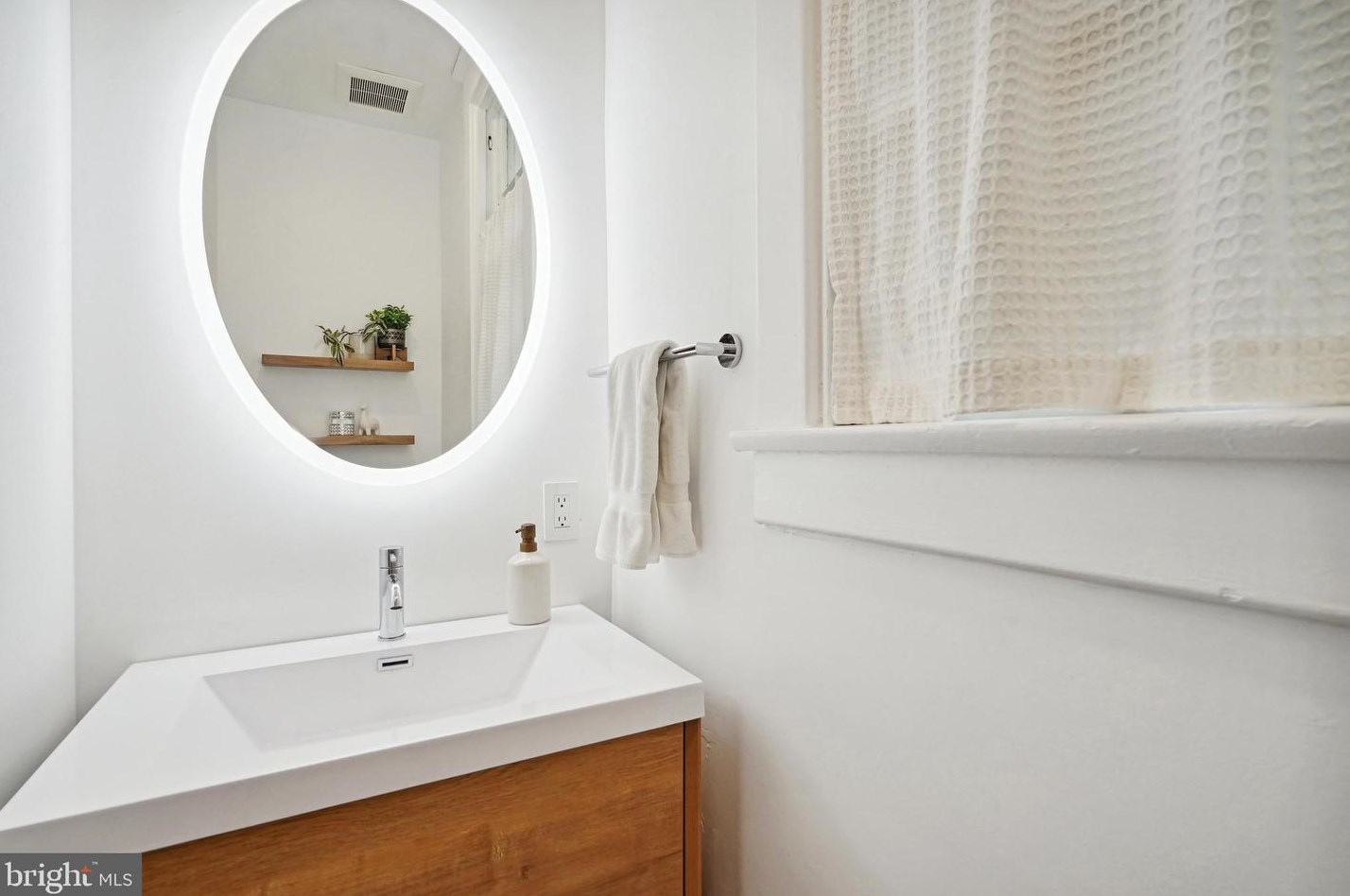 3203 Cleveland Ave, Washington DC 20008-3401 exterior