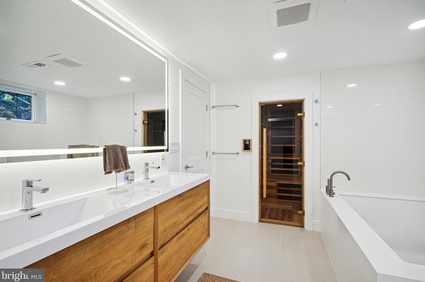 3203 Cleveland Ave, Washington DC 20008-3401 exterior