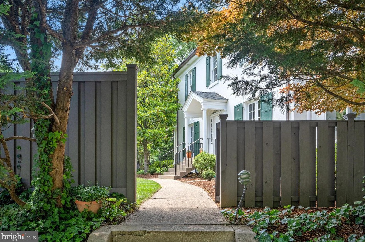 3203 Cleveland Ave, Washington DC 20008-3401 exterior