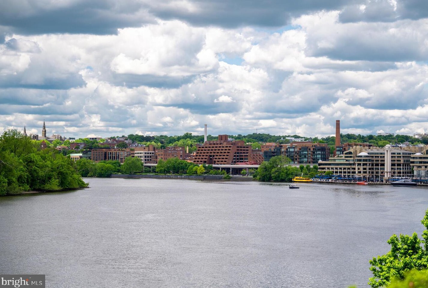 922 24th St, Washington DC  20037-2203 exterior