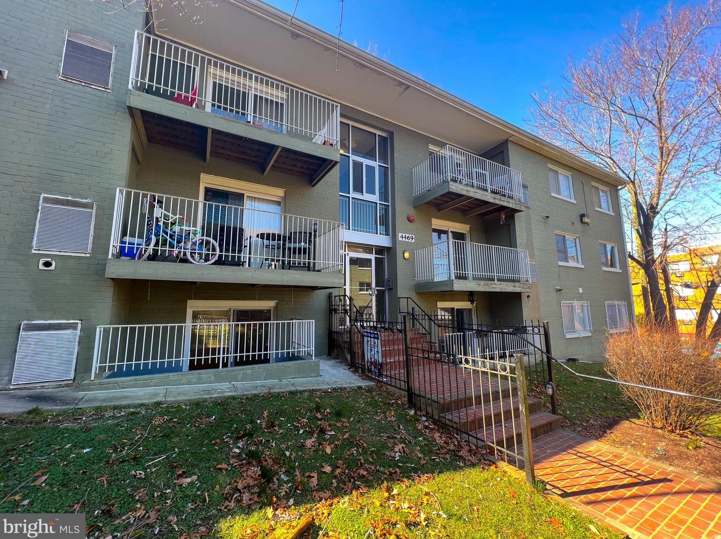 4469 B St Se #101, Washington, DC 20019