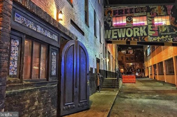 1421 Chapin St, Washington DC  20009-4510 exterior