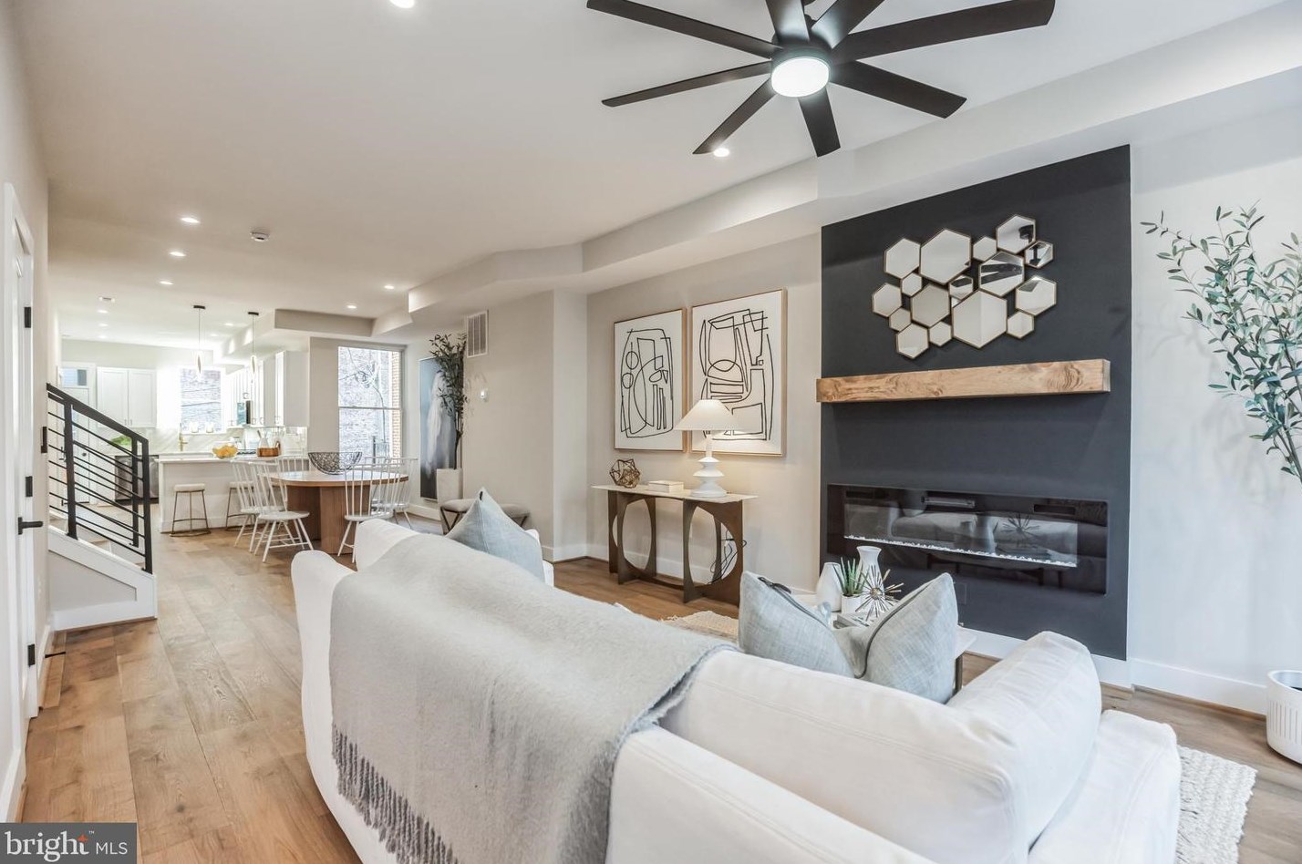 1116 Euclid St, Washington, DC 20009-5328