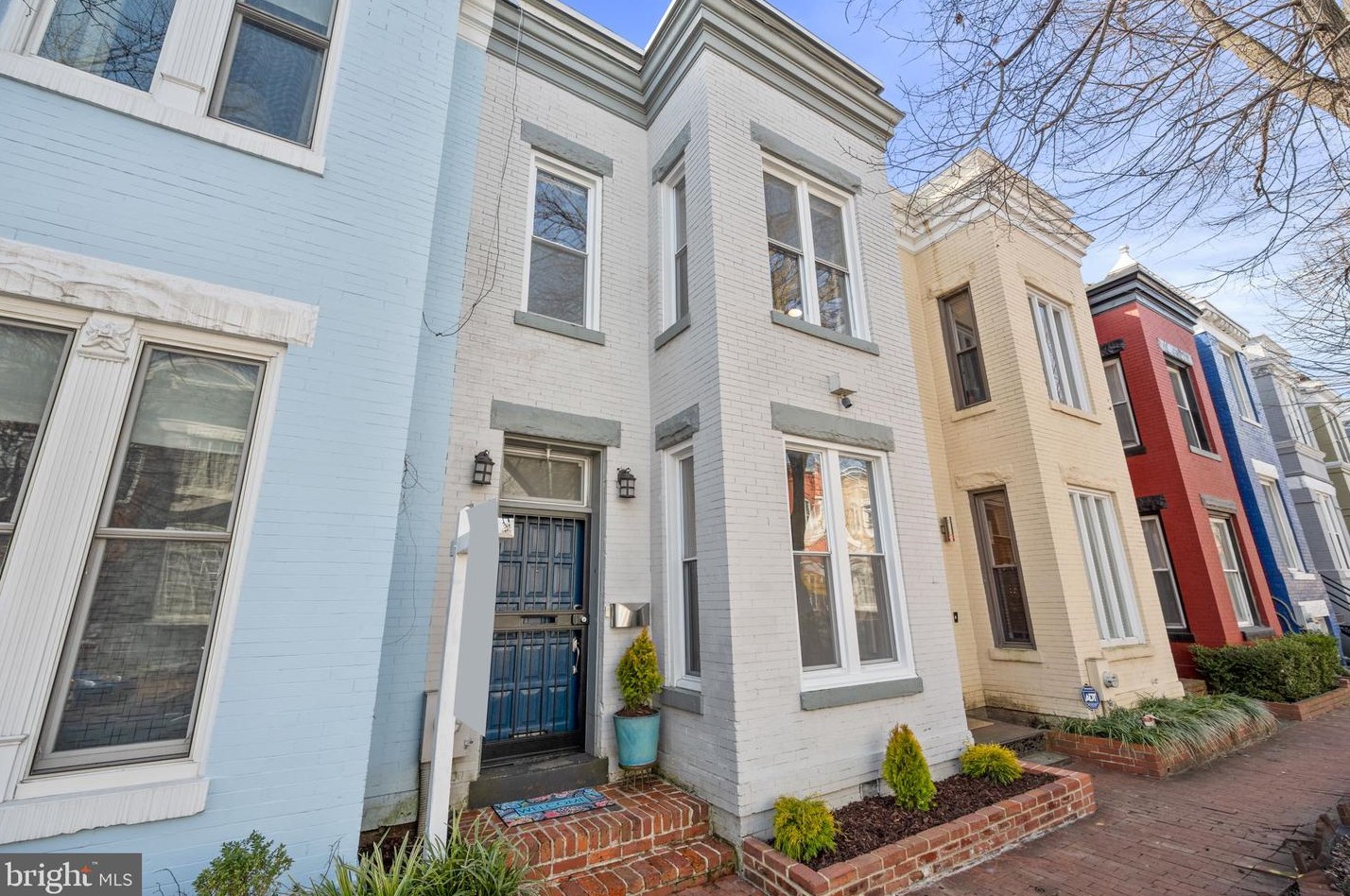 1233 Linden Pl, Washington, DC 20002-4454
