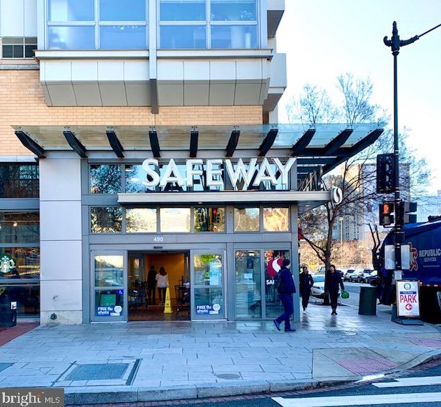 440 L St, Washington DC  20001-2560 exterior