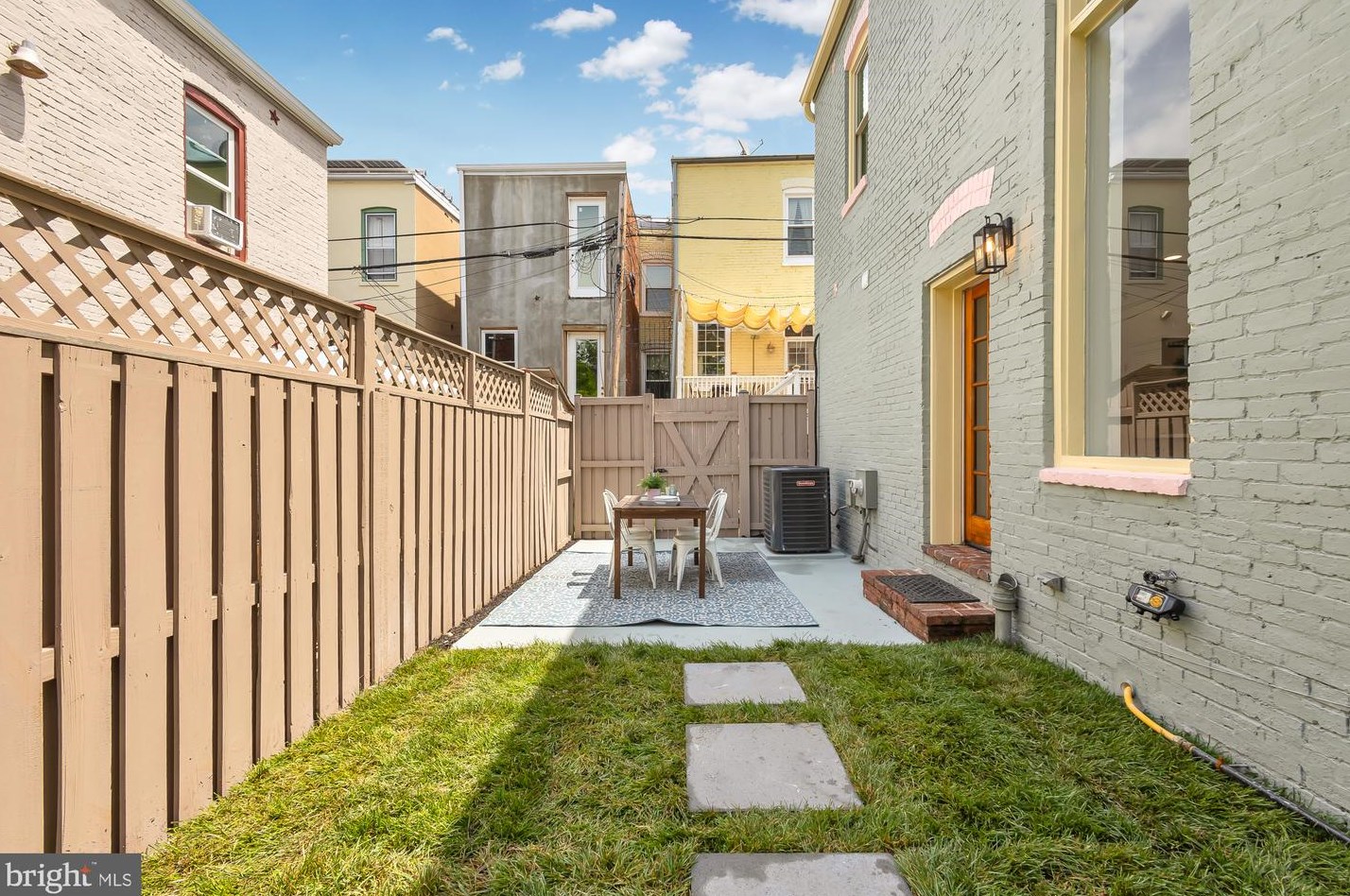 631 Pickford Pl, Washington DC 20002-5333 exterior