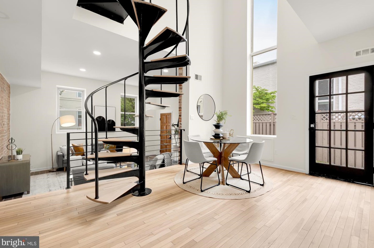 631 Pickford Pl, Washington DC 20002-5333 exterior