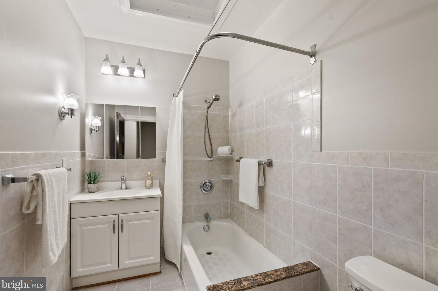 1819 Irving St, Washington DC  20018-2427 exterior