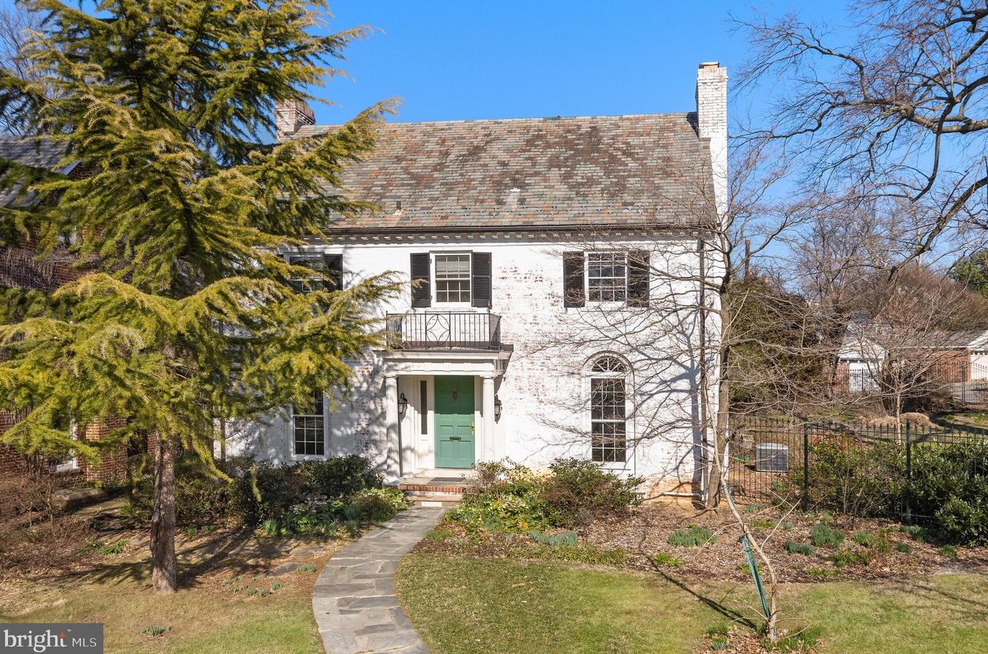 3935 Massachusetts Ave, Washington, DC 20019-2904