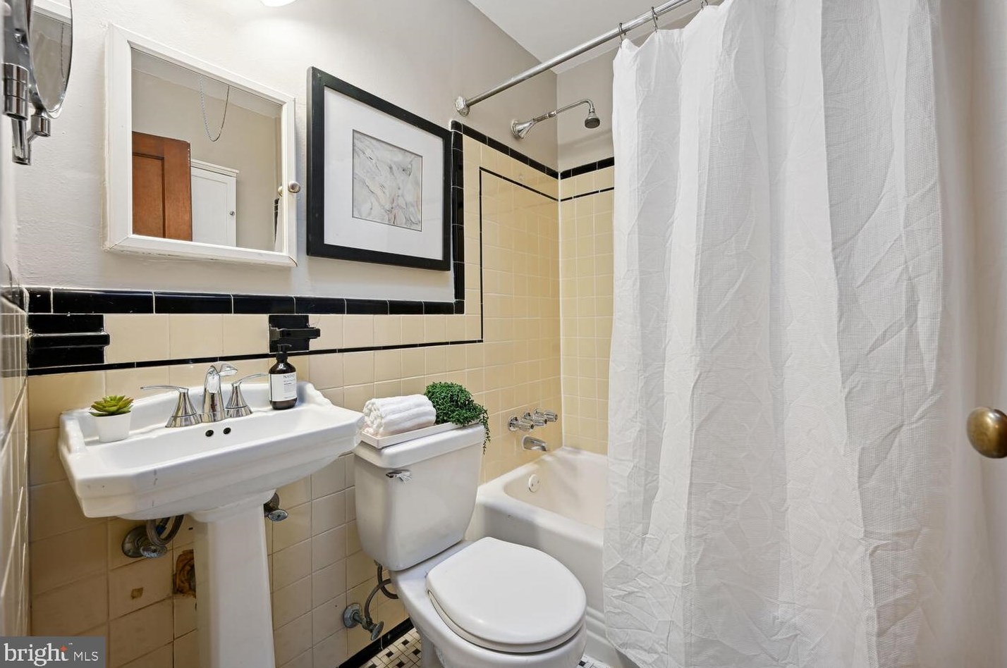 2316 13 Pl, Washington DC 20018-1110 exterior