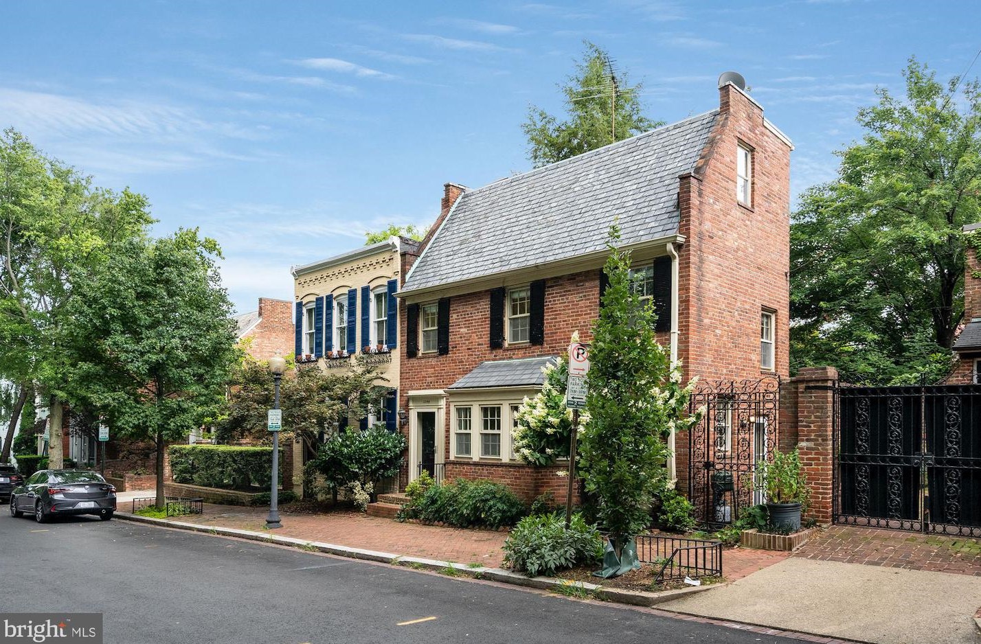 3344 Volta Pl Nw, Washington, DC 20007